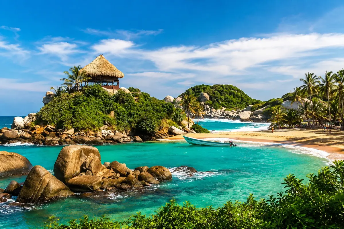 Paisaje costero del Caribe cerca de Santa Marta