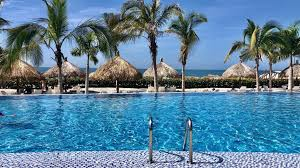 Piscina tipo resort en Samaria Club de Playa